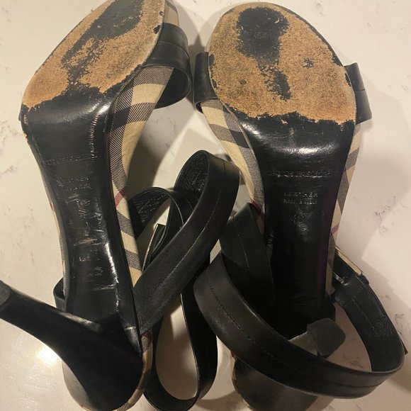 Burberry Heels in size 9 - Picture 3 of 3